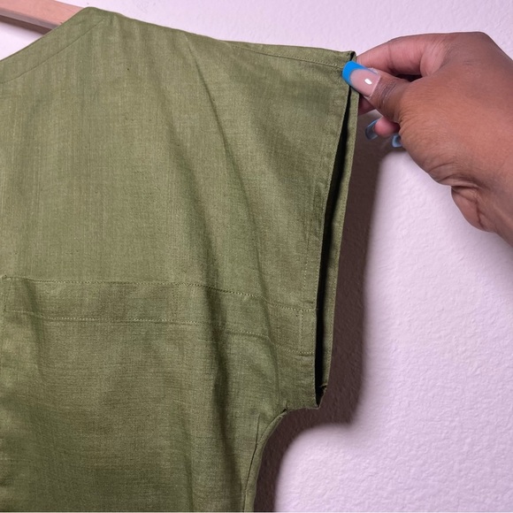 Green Fine Linen Women's top - Picture 3 of 8